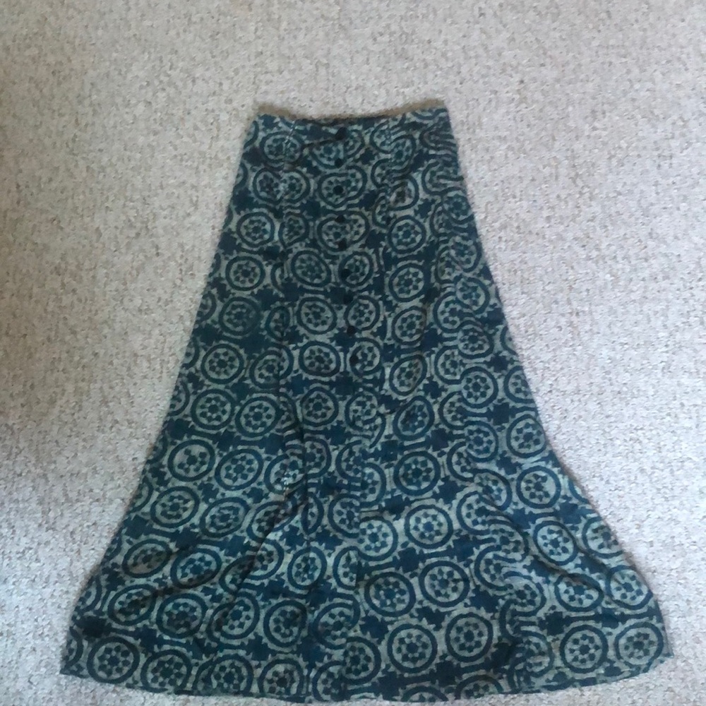 Long blue printed skirt